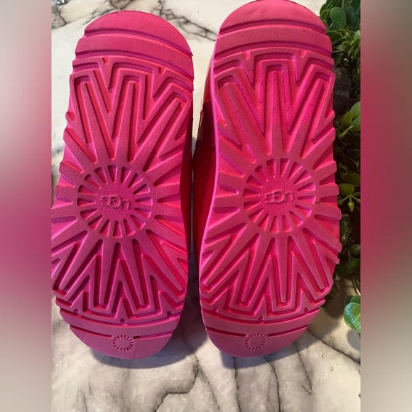 UGG Classic Clear Pink Mini Boot - Picture 5 of 7